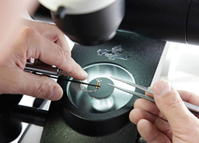 伯爵手表皮表带保养方法