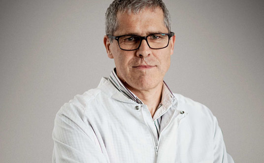 北京伯爵认证技师克里斯托弗 - 高级复杂功能钟表维修